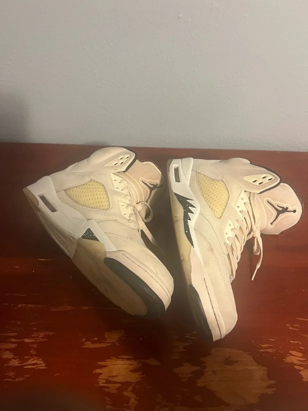 Jordan High-Top Sneakers in Cream and Black Accents Air Jordan 5 Sail SE